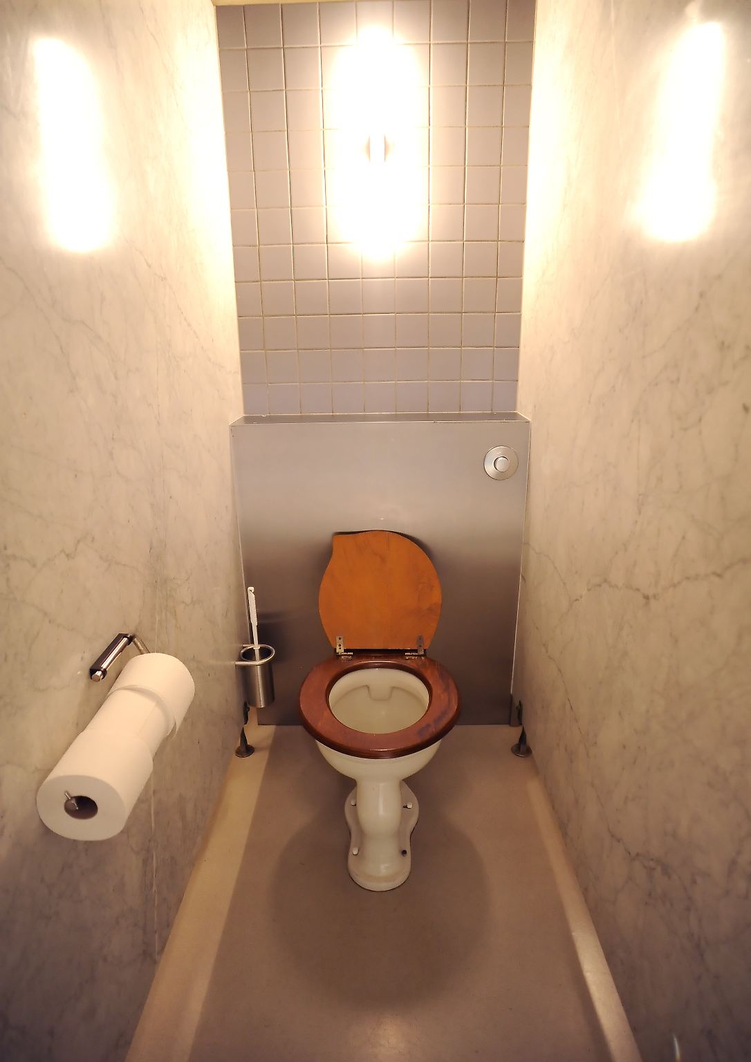 Jeder dritte Mensch weltweit hat keinen Zugang zu vernünftigen Toiletten - nach Schätzungen 2,5 Milliarden Menschen. Eine Milliarde Menschen verrichten ihre Notdurft in freier Natur. 
