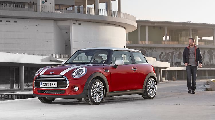 Mit neuen Motoren und überarbeitetem Fahrwerk geht der Kleinwagen Mini im kommenden Jahr in die nächste Generation.