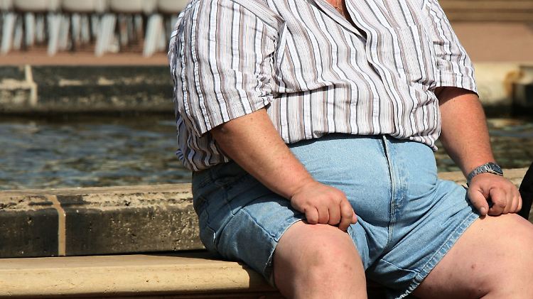Ähnlich wie dieser Mann, leidet Kevin C. an Fettleibigkeit. Der 22-jährige Franzose bringt 230 Kilo auf die Waage.