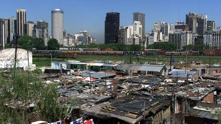Buenos Aires: ein Sinnbild für die Situation ganz Argentiniens: Der aufstrebenden Wirtschaftskraft macht noch immer die Pleite und die Umschuldungen der vergangenen Jahre zu schaffen.