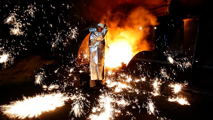 Stahlhart sieht anders aus: ThyssenKrupp versucht derzeit mehrerer Probleme Herr zu werden.