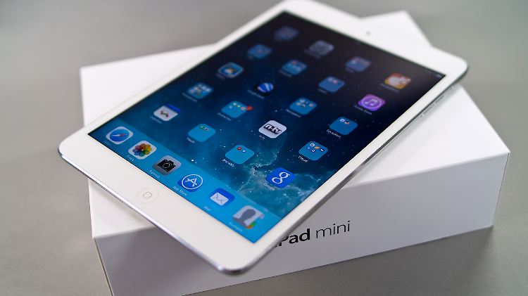 Das iPad mini hat jetzt einen hochauflösenden Bildschirm und arbeitet rasend schnell.
