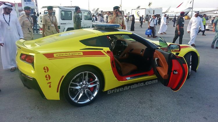 Die zwei Feuerwehrleute in der Corvette werden immer die ersten am Brandherd sein.