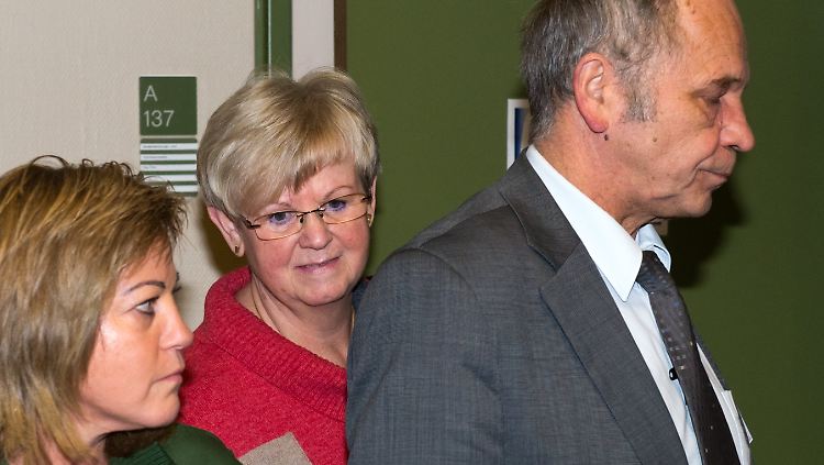 Brigitte Böhnhardt kommt ins Gericht.