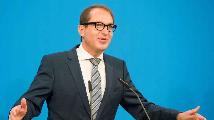FC Bayern oder Nationalmannschaft? Als Bundesminister wird Alexander Dobrindt in beiden Teams spielen.