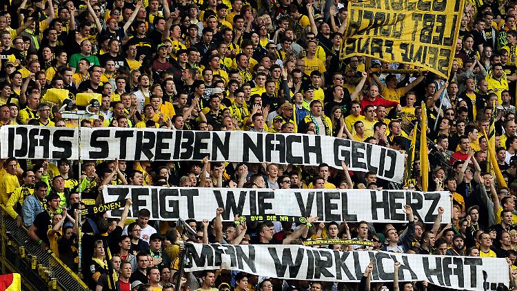 Erst den Dax mit einem Plus ins Wochenende schicken, dann dem Bundesliga-Knaller Dortmund-Bayern entgegenfiebern.