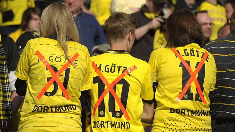 So furchtbar beliebt ist dieser Mario Götze dem Anschein nach in Dortmund nicht mehr.
