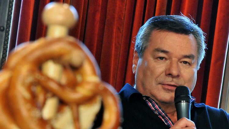 Weiß, dass er das "Tor des Jahres" geschossen hat: Waldemar Hartmann.