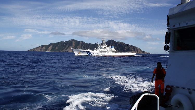 Senkaku ? Oder Diaoyu ? Immer wieder entsendet China Schiffe in das Inselgebiet. Sollte der Streit eskalieren, könne das "sehr gefährlich" werden, heißt es aus Japan.