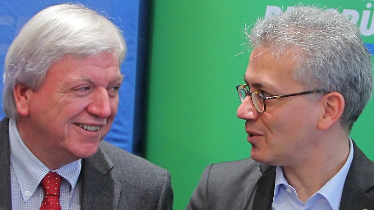 "Es hat schon historisches Scheitern gegeben", meint Al-Wazir, hier rechts neben Bouffier. "Das haben wir beide nicht vor."