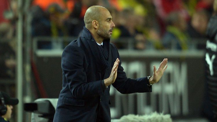 Er zieht die Fäden, aber noch nicht alle reagieren so, wie sie sollen: Pep Guardiola.