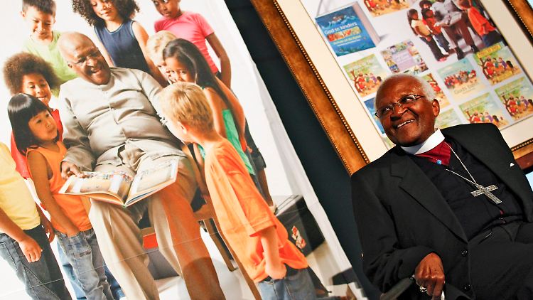 Friedensnobelpreisträger  Desmond Tutu sorgte für Glanz auf der Buchmesse.