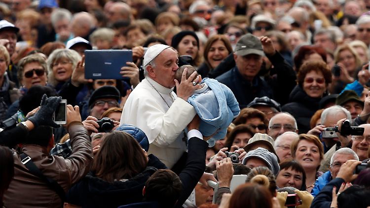 Franziskus befürwortet eine Dezentralisierung der Kirche.