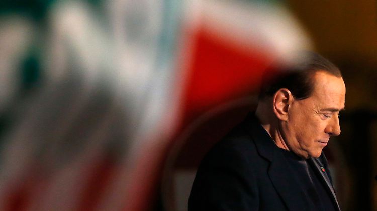 Berlusconi auf dem Tiefpunkt: Er verliert mit dem Parlamentssitz auch seine Immunität vor Strafverfolgern.