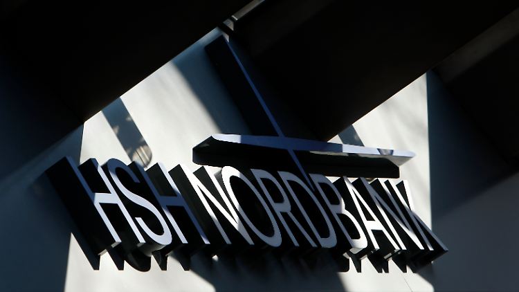 Viel Licht und viel Schatten: Bei der HSH bremst die Schifffahrtskrise die Geschäfte - die Firmenkunden beflügeln sie.