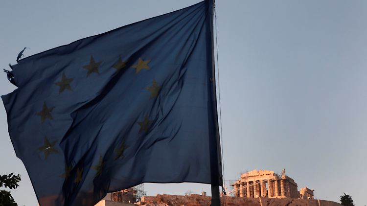 Die drei großen Agenturen haben die griechische Kreditwürdigkeit zwar hochgestuft, die Anleihen gelten aber weiterhin als "Ramsch".