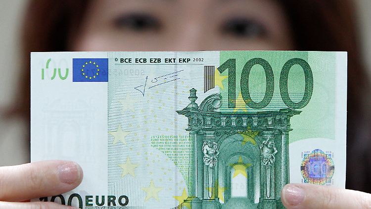 Noch mit der alten Trichet-Unterschrift: Zu Wochenbeginn turnt der Euro an der 1,36er-Marke.