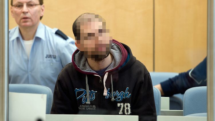 Josef D. vor Gericht. Für das Verfahren sind zunächst 15 Verhandlungstage angesetzt.