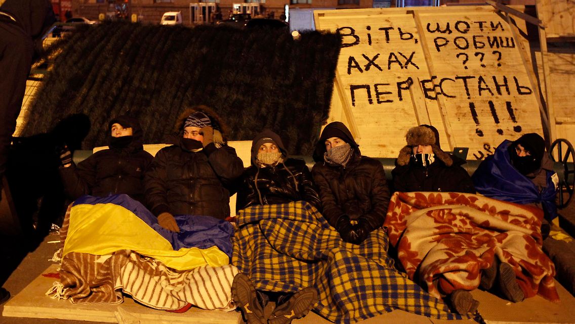 2013-12-03T051542Z_1146451094_GM1E9C310GI01_RTRMADP_3_UKRAINE-EU.JPG6416514978594910952.jpg