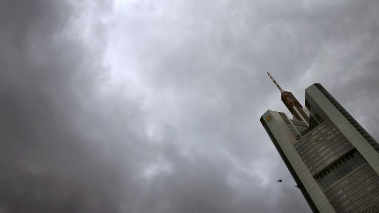 Fahnder durchsuchten Räume der Commerzbank.