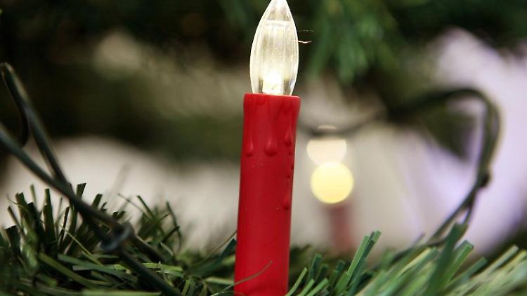Bescheidenere Weihnachtsbeleuchtung: Sechs Milliarden Lämpchen weniger leuchten in diesem Jahr in deutschen Haushalten. Foto: Oliver Berg