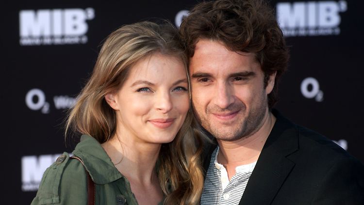 Paar im Babyglück: Yvonne Catterfeld und Freund Oliver Wnuk