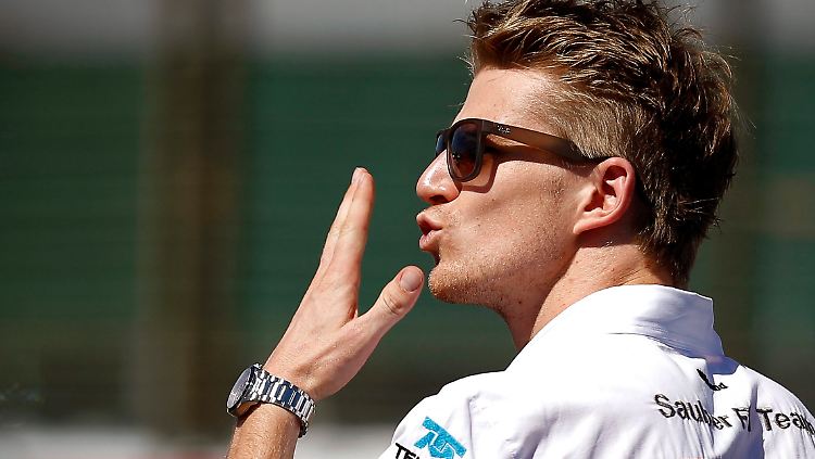 Nico Hülkenberg bleibt in der Formel 1, muss aber weiter auf den Wechsel zu einem Topteam warten.