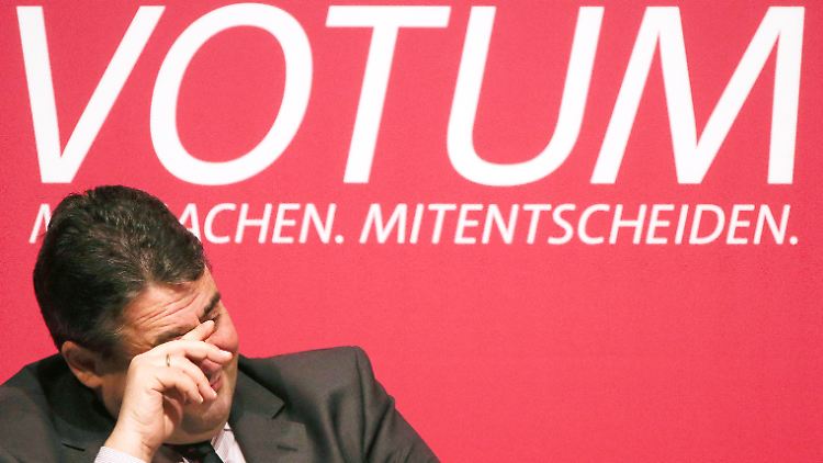Der Verhandlungsmarathon hat Spuren hinterlassen bei Sigmar Gabriel.