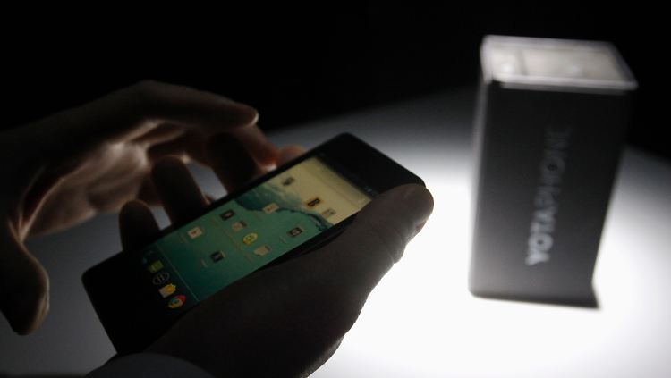 YotaPhone will mit Apple und Samsung konkurrieren.