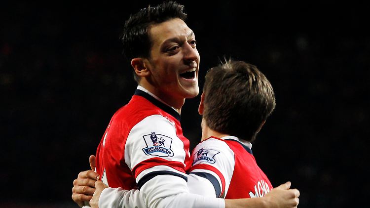 Mit seinem dritten Saisontreffer besiegelt Mesut Özil Arsenals Sieg über Hull City. 