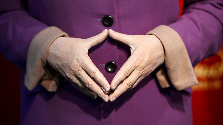 Politik im Zeichen der Raute. Diese Hände gehören allerdings nicht Angela Merkel, sondern einer Wachsfigur bei Madame Tussauds in Berlin.