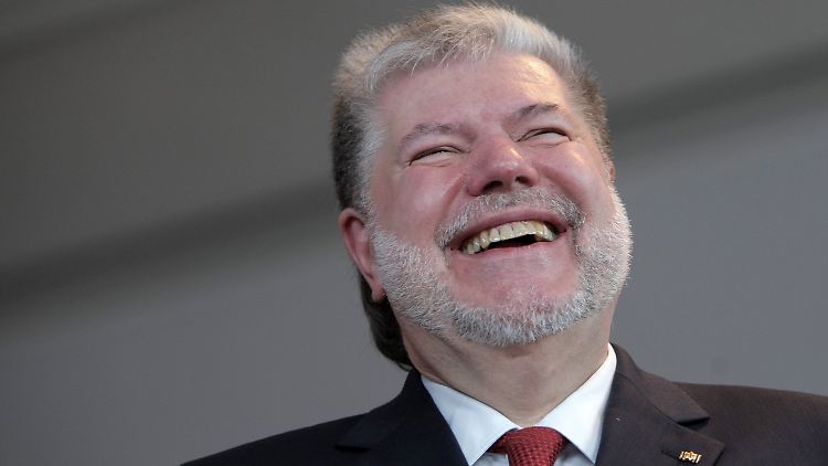 Seit 1972 ist Beck in der SPD, 18 Jahre lang war er Ministerpräsident von Rheinland-Pfalz.