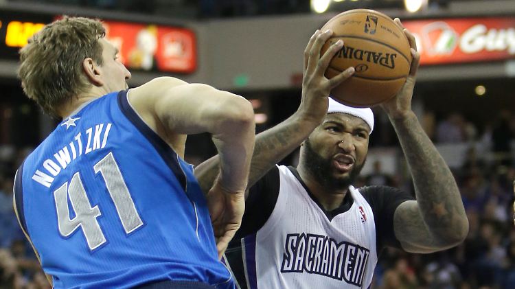 Ohne Chance: Dirk Nowitzki und die Dallas Mavericks in Sacramento.