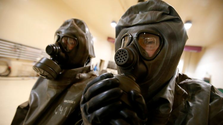 Ein OPCW-Mitarbeiter bei einer Übung in Deutschland.