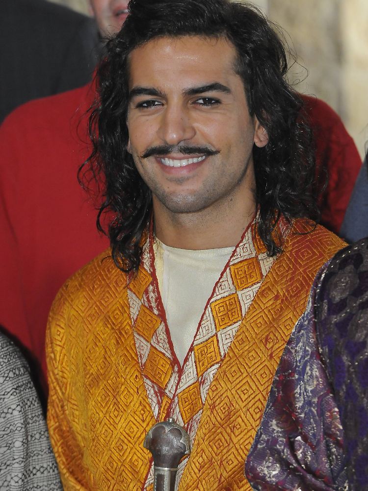 ... Elyas M'Barek als reicher, fauler Student Karim