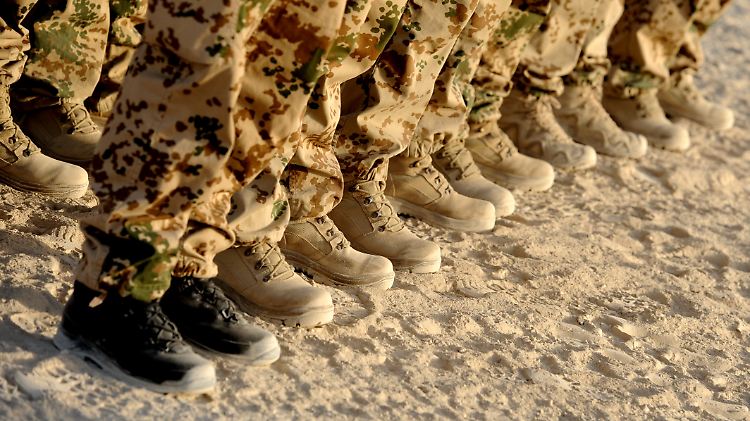 Seit einigen Jahren ist die Bundeswehr auch im Ausland unterwegs. Ob hier der Schlüssel zur Erklärung der Missstände liegt?