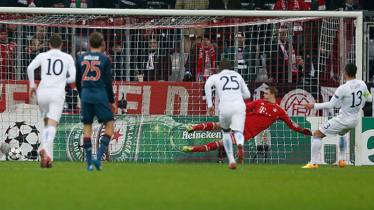 Bayern-Keeper Manuel war nicht nur beim Strafstoß durch Kolarov machtlos.
