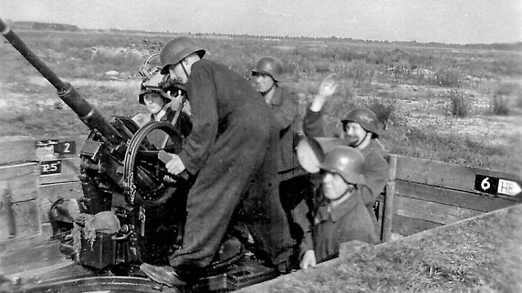 Luftwaffenhelfer im Sommer 1944.