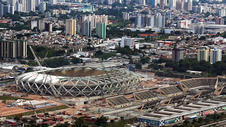 Die Millionenstadt Manaus liegt mitten im Dschungel.