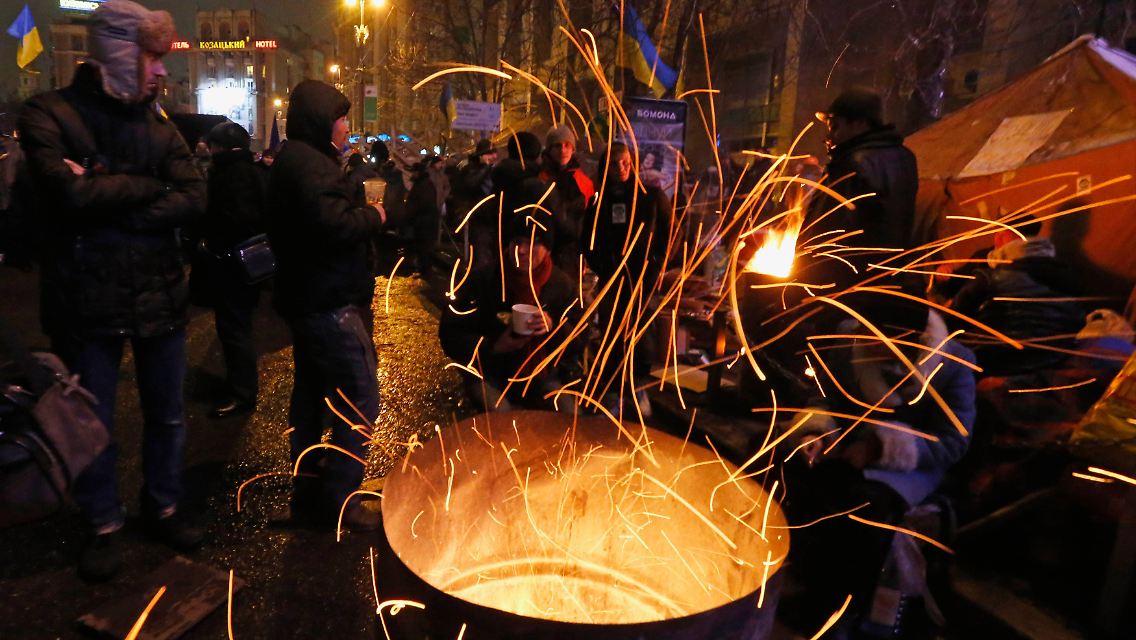 2013-12-11T230316Z_516468269_GM1E9CC0JIY01_RTRMADP_3_UKRAINE.JPG7847169280074581767.jpg