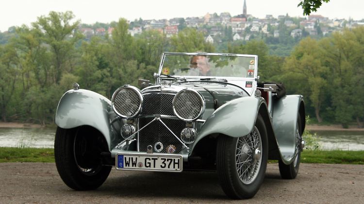 Für Fans der schönste Oldtimer: der Jaguar SS 100.