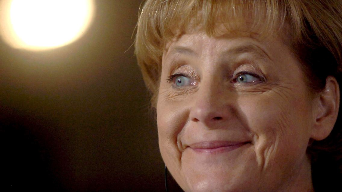 Merkel betrachtet Politik wie ein Labor. Sie hat ein Ziel vor Augen; wichtiger aber ist ihr, dass ihr die Versuchsanordnung nicht um die Ohren fliegt. Erscheint ein Ziel unrealistisch, wird es aufgegeben.