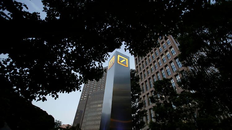 Japans Finanzaufsicht geht hart mit der Deutschen Bank ins Gericht.