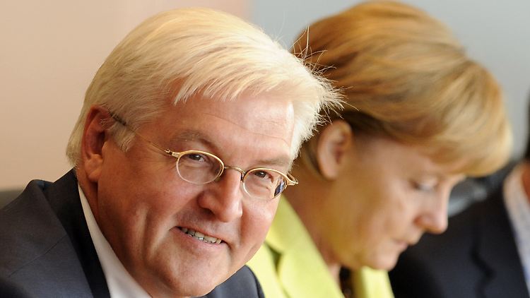 Merkel als Bundeskanzlerin, Steinmeier als Außenminister.
