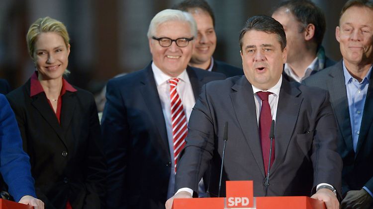 Für die Parteispitze um SPD-Chef Gabriel ist das Ergebnis des Mitgliedervotums ein großer Erfolg.