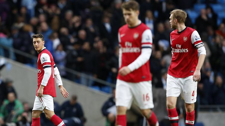 Nach dem 3:6 bei Manchester City weigerte sich Mesut Özil, sich bei den Arsenal-Fans zu bedanken.