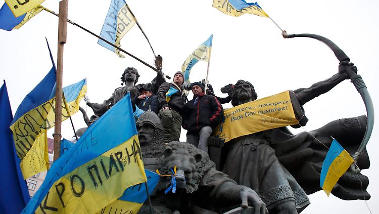 2013-12-15T110850Z_1716404582_LR1E9CF0UYFYE_RTRMADP_3_UKRAINE.JPG1540379027552958853.jpg