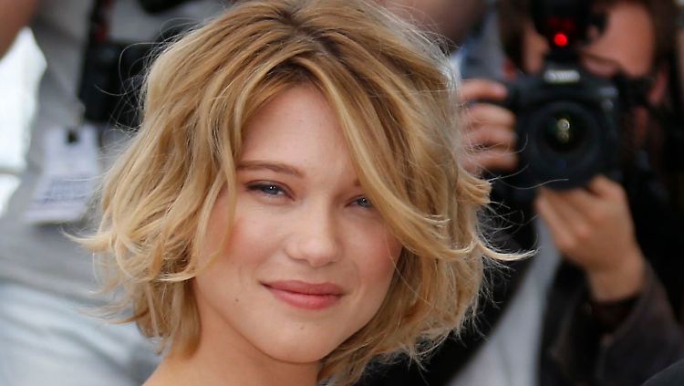 Als sie die Sex-Szenen mit ihrer Filmpartnerin sah, war das Léa Seydoux ganz schön peinlich.