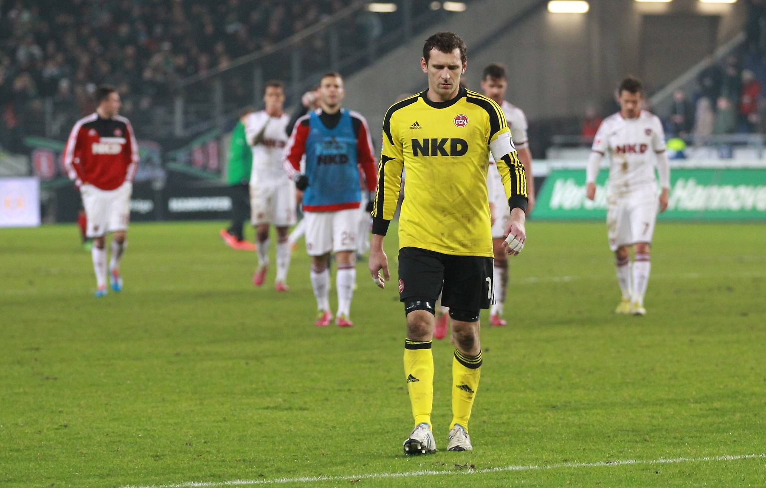 Raphael Schäfer vom 1. FC Nürnberg ist stinksauer, ...