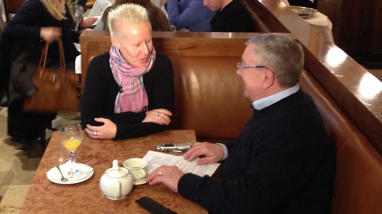 Angela Marquardt und Manfred Bleskin im Gespräch.